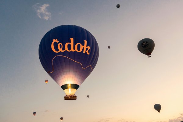 Ballon géant pour syndicat : affichez vos valeurs avec style !